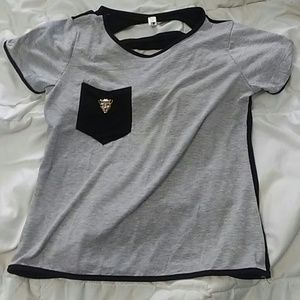 Slit back pocket T with 🐱